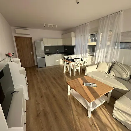 Cosy With Sea View In Complex Panorama *