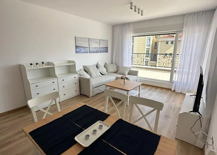 Апартаменты Cosy With Sea View In Complex Panorama Черноморец