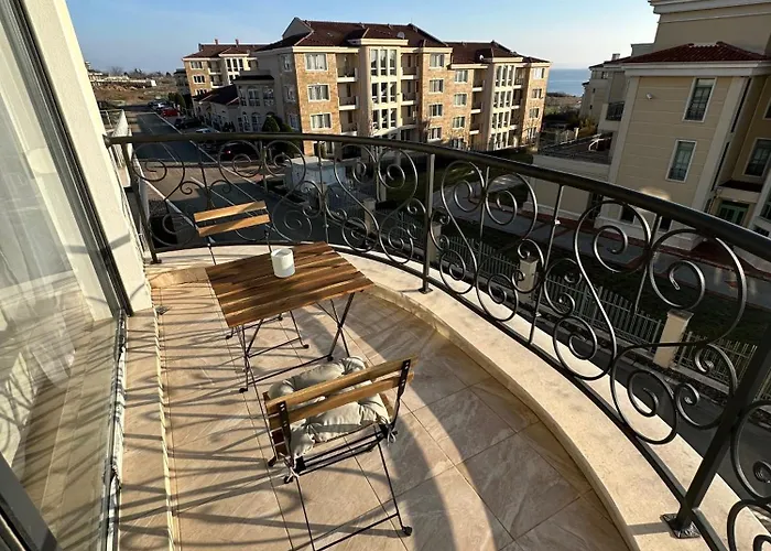 Cosy With Sea View In Complex Panorama *